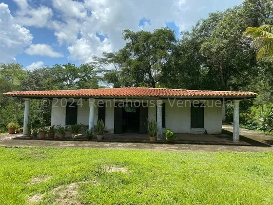 Gbf 25-3002 Villa Virginia Villa De Cura Casa Con Amplio Terreno En Venta Llama Ya.