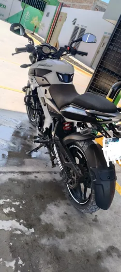 Pulsar Ns 200