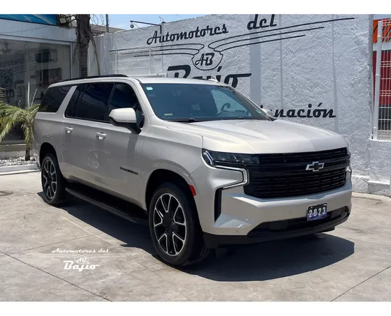 Chevrolet Suburban 5.3 Rst 4x4 At