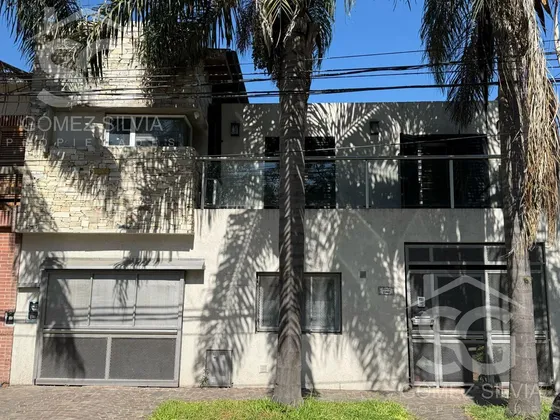 Casa En Venta 5 Ambientes Castelar