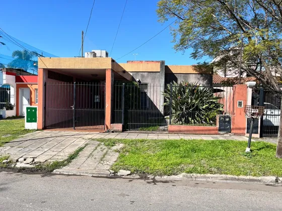 Apto Credito !!!! Ituzaingo Norte Excelente Ubicacion Casa Americana Lote De 10 X 50 !!!
