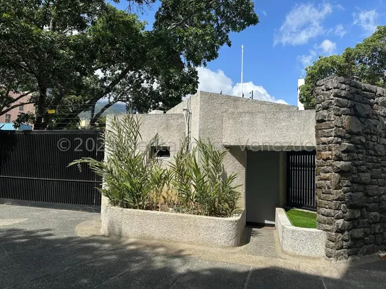 Apartamento En Alquiler Ubicado En Altamira 