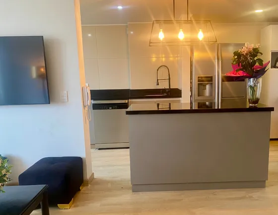 Vendo Apartamento Remodelado, Exterior De Tres Habitaciones En Colina