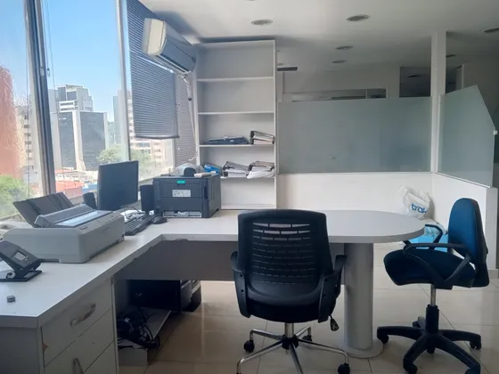 Oficina En Alquiler Ubicada En Chacaito.