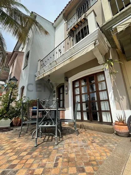 Comoda Casa En Venta En El Cr Pueblo Viejo