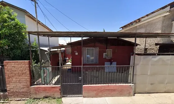 Casa En Venta De 2 Dorm. En Maipú