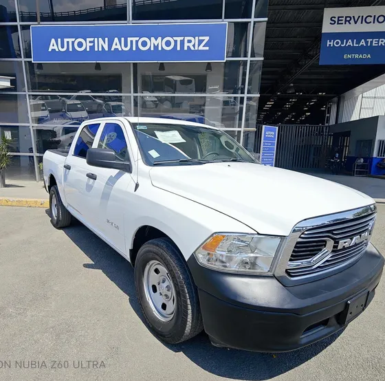 Ram 1500 Slt Trabajo Crew Cab