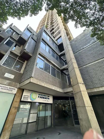 Local Comercial En Plaza Venezuela - 161 M²- En Torre Corporativa- A   Pie De Calle En Una De Las Zonas Más Concurridas De Caracas.