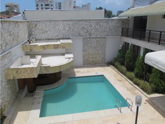 Venta De Casa Para Remodelar, Amplios Espacios, Bavaria Santa Marta