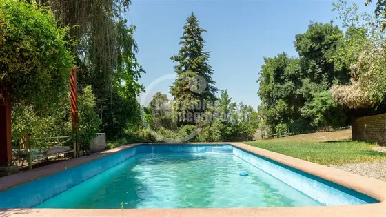 Casa En Venta De 5 Dorm. En Lo Barnechea