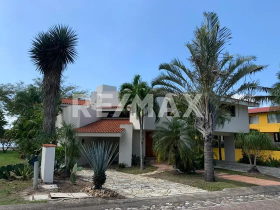 Casa En Venta En Lagunas De Miralta