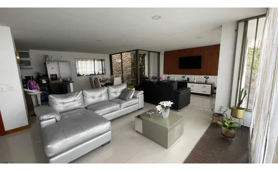 Casa De 3 Niveles En Envigado Las Antillas