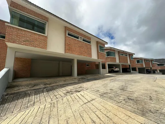 Townhouse En Venta Urbanización Estancia El Retiro San Anto