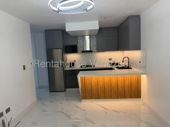 Oportunidad En Miravila: Impecable Pb Remodelada Cod. 27-4383 Carlos López