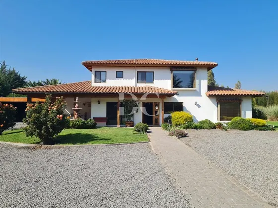 Casa En Venta De 4 Dorm. En Colina Chicureo Poniente