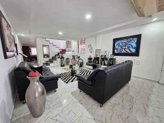 Hermosa Casa En Urb. San Pablo, Turmero Cod. 25-1002 Df