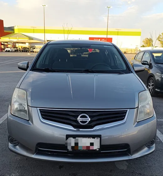 Nissan Sentra 2.0 Custom Cvt