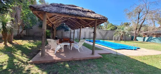 Venta Casa Quinta De 1620 Mts En Parque Leloir