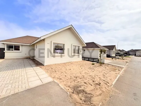Se Arrienda Casa Nueva En Sector De Serena Golf