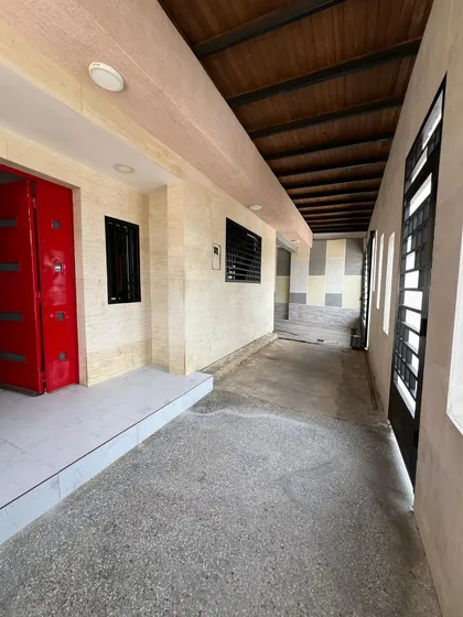 Casa Moderna En Calle Abierta En Venta En Las Quintas De Naguanagua, Las Quintas Norte - Atmlf