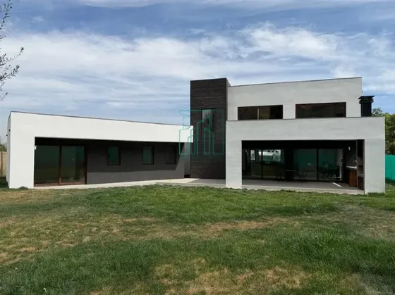 Casa En Venta En Colina