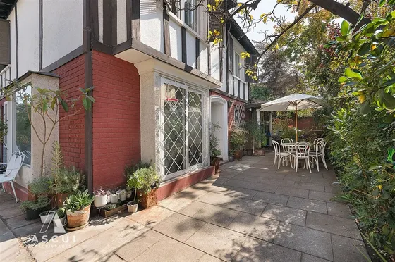 Casa En Venta De 4 Dorm. En Las Condes