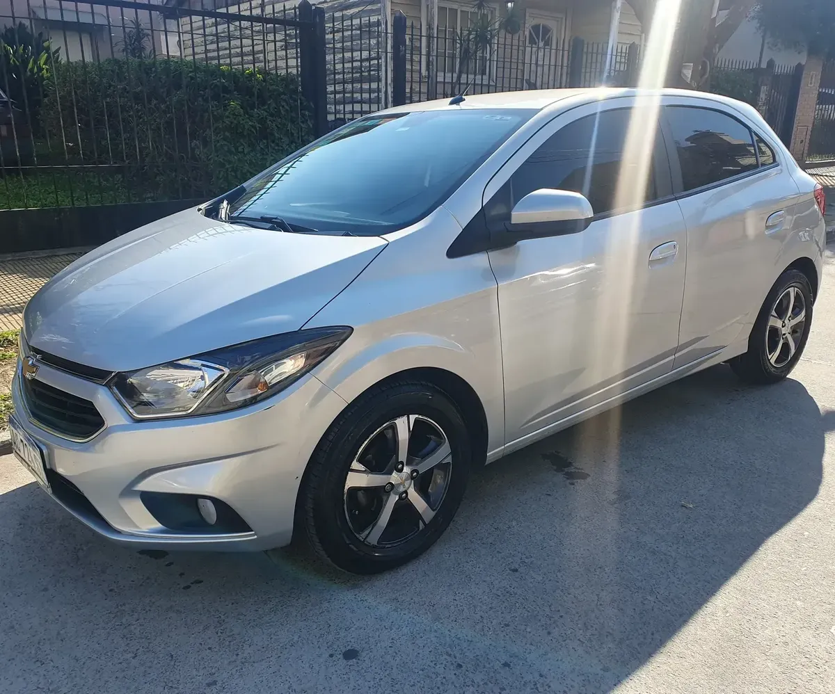 Chevrolet Onix 1.4 LTZ 98 hp