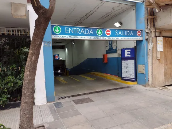 Cochera En Recoleta