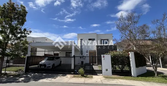 Casa En Venta De 4 Dorm 3 Baños, Baño De Visita En La Serena