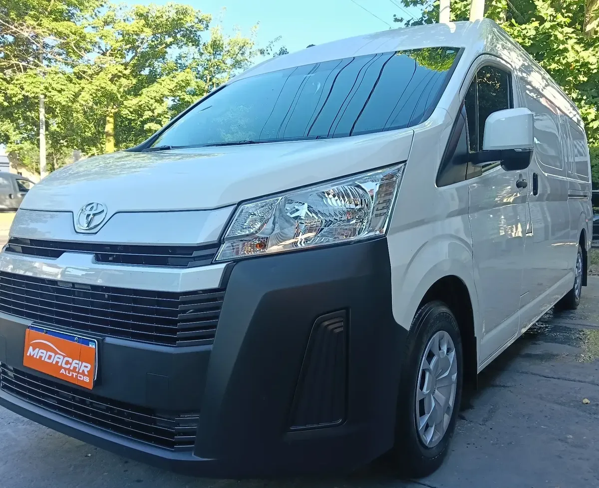 Toyota Hiace Furgon