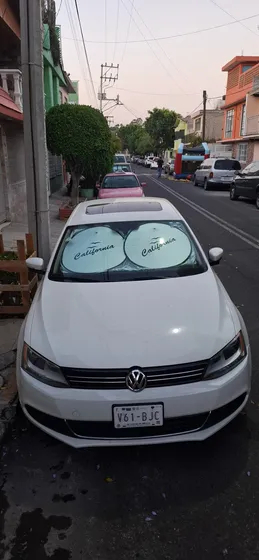 Volkswagen Jetta 2.5 Style Active 5vel Mt