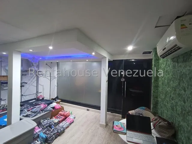 Alquiler De Excelente Local. Mls 25-6497. Ycl.