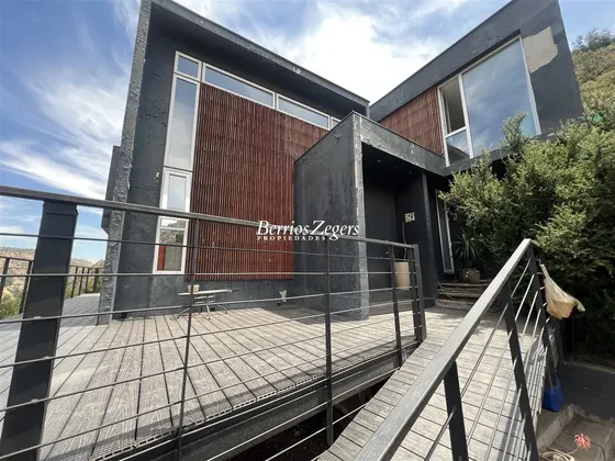Casa En Venta De 4 Dorm. En Lo Barnechea