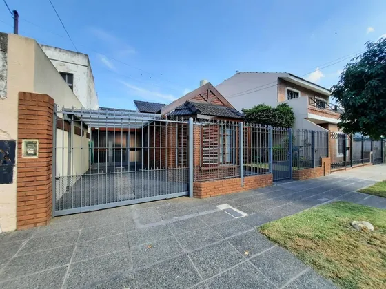 Venta Casa En Lote Propio 4 Ambientes, Escucho Ofertas!
