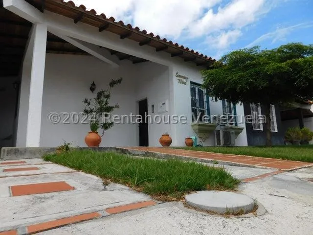 Espaciosa Y Cómoda Casa En Venta En Excelente Zona De Cabudare Rc