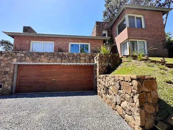Casa En Venta De 5 Dormitorios En Lugano, Punta Del Este.