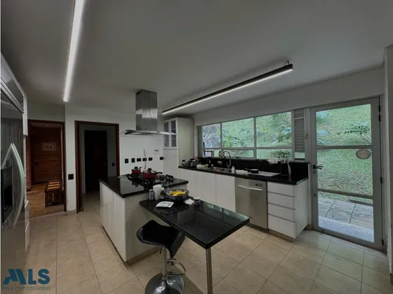 Casa Muy Exclusiva En Las Palmas, Poblado(mls#254484)