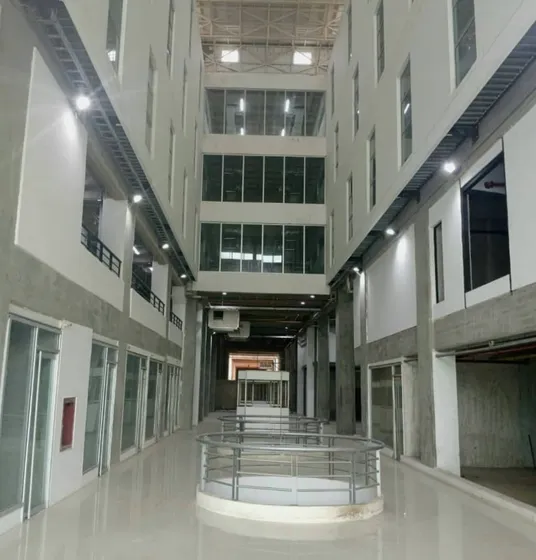 En Venta Oficina - Local Comercial A Estrenar, En La Torre Profesional San Diego (c.c. Fin De Siglo) 26-145 