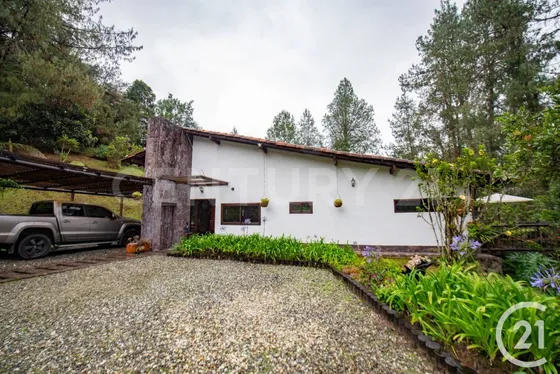 Se Renta Casa Amoblada, Un Solo Nivel En Exclusiva Parcelación Loma Del Escobero