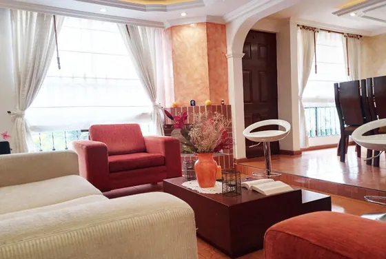 Casa En Venta En La Colina Campestre. Cod V1398