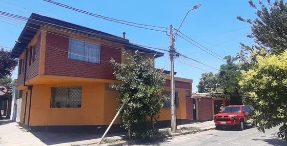 Espectacular Casa Esquina - Dos Pisos - Comuna Renca