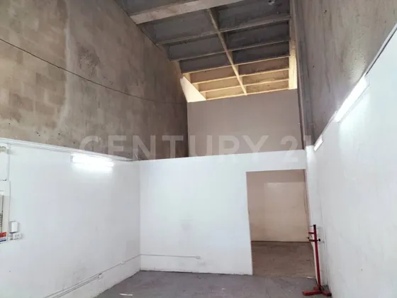 Arriendo Amplio Local Doble Altura En El Poblado