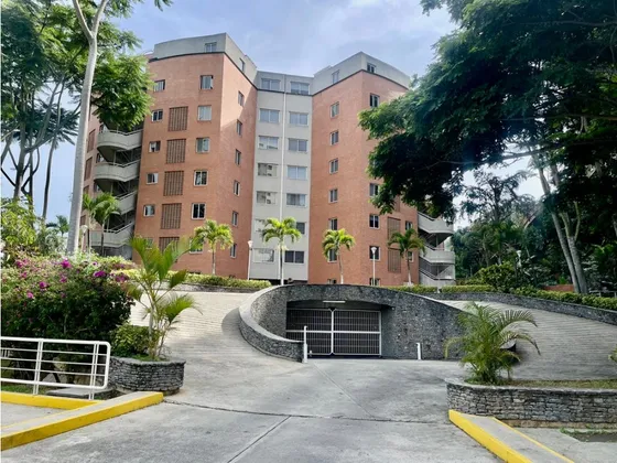 Se Alquila Apto 126m² 3h+1s/2b+1s/2p Lomas Del Club Hípico 