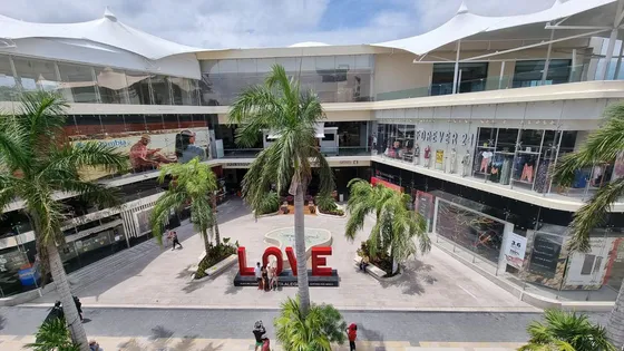 Edificio Comercial Con Excelente Ubicación En 5° Avenida Y Constituyentes, Playa Del Carmen P3592