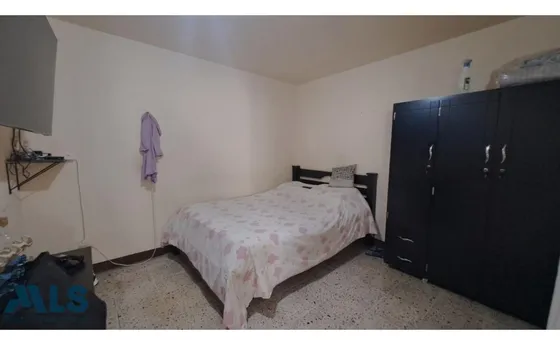 Vena De Casa De 3 Niveles En La Estrella(mls#249950)