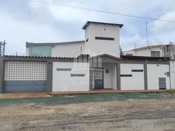 Cr Vende O Alquila,  Casa Quinta En La Puerta De Maraven, Falcón