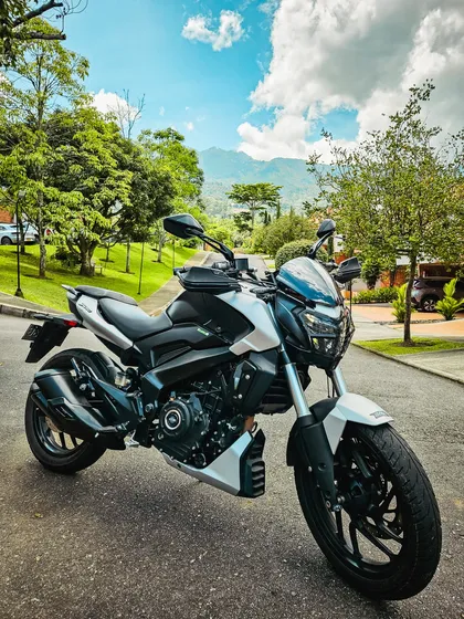 Bajaj Dominar 250 2023