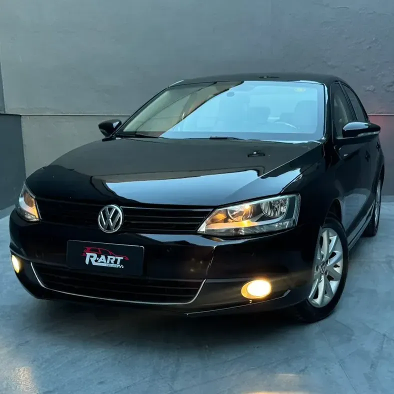 Volkswagen Jetta 2012 2.0 Comfortline Flex 4p Automática — foto 2