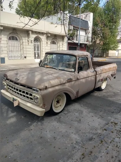 Ford F100 64 V8