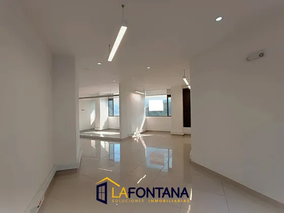 Se Arrienda Local En La Av. Santander 